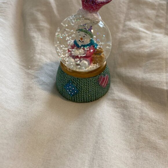 Winter Christmas Snow Man Snow Globe - Picture 3 of 11